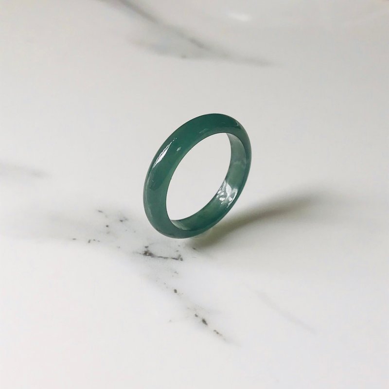 天然翡翠雕刻戒指 獨一無二 深綠色 13號 瓜地馬拉產 R28-037 - 戒指 - 玉石 綠色