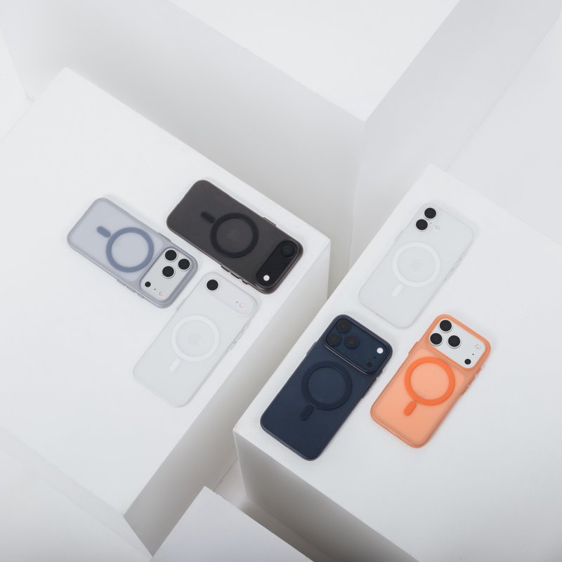 iPhone 17 Lyte M 極輕薄霧透手機殼 - 手機殼/手機套 - 塑膠 