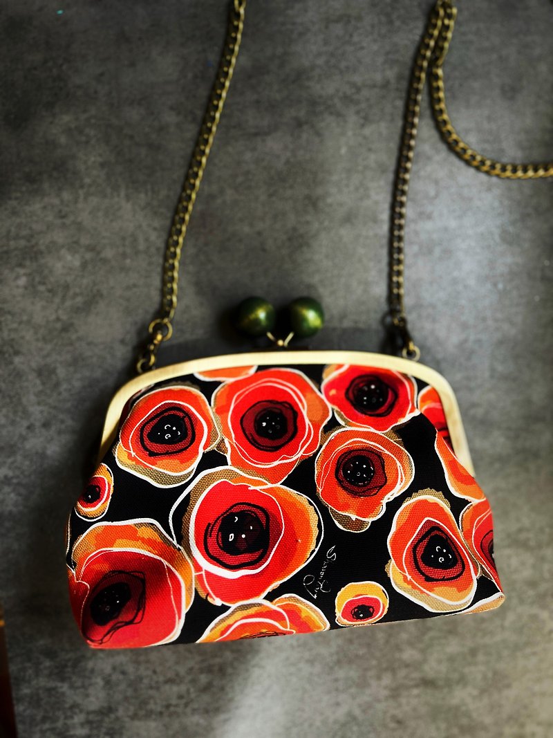 Miranda Handmade Gold Crossbody Bag - Bloom - กระเป๋าแมสเซนเจอร์ - ผ้าฝ้าย/ผ้าลินิน สีแดง