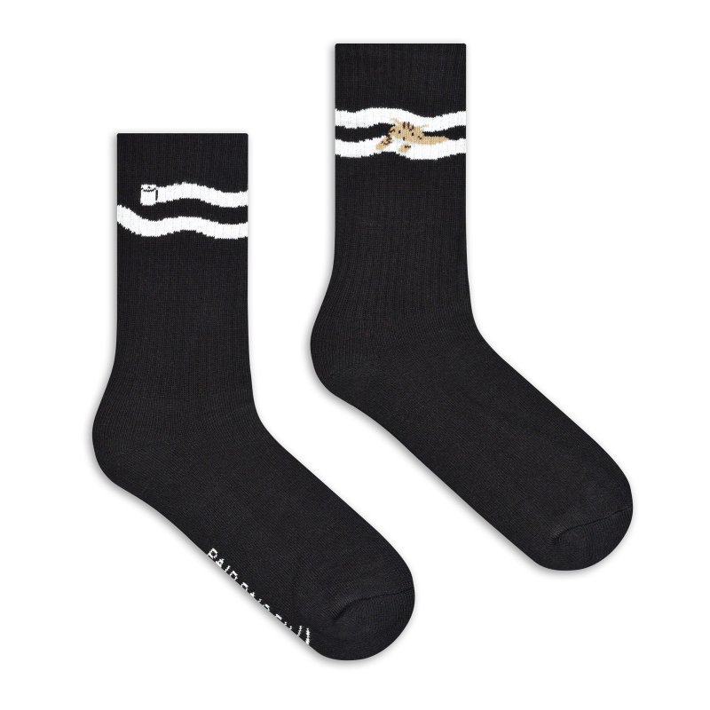 【Our Meownager】Paper Roll Madness Mismatched Adult Crew Socks - ถุงเท้า - ผ้าฝ้าย/ผ้าลินิน สีดำ