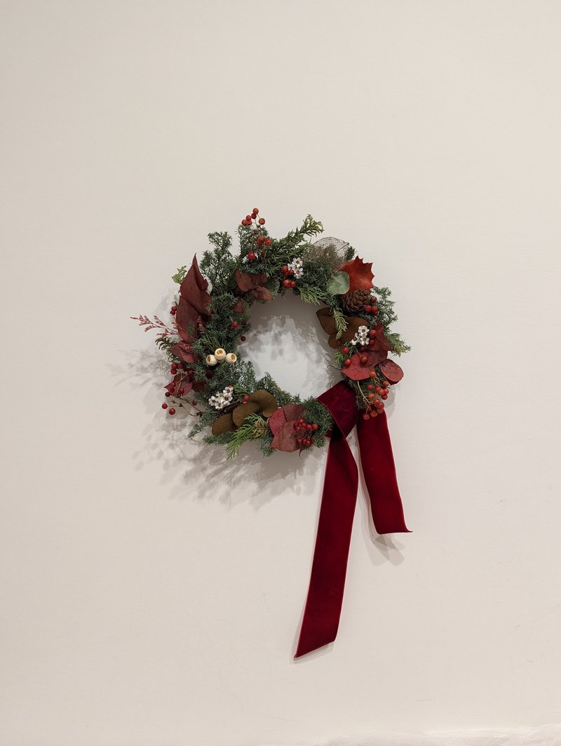 Red leaf line Christmas wreath for exchanging gifts - ช่อดอกไม้แห้ง - พืช/ดอกไม้ 