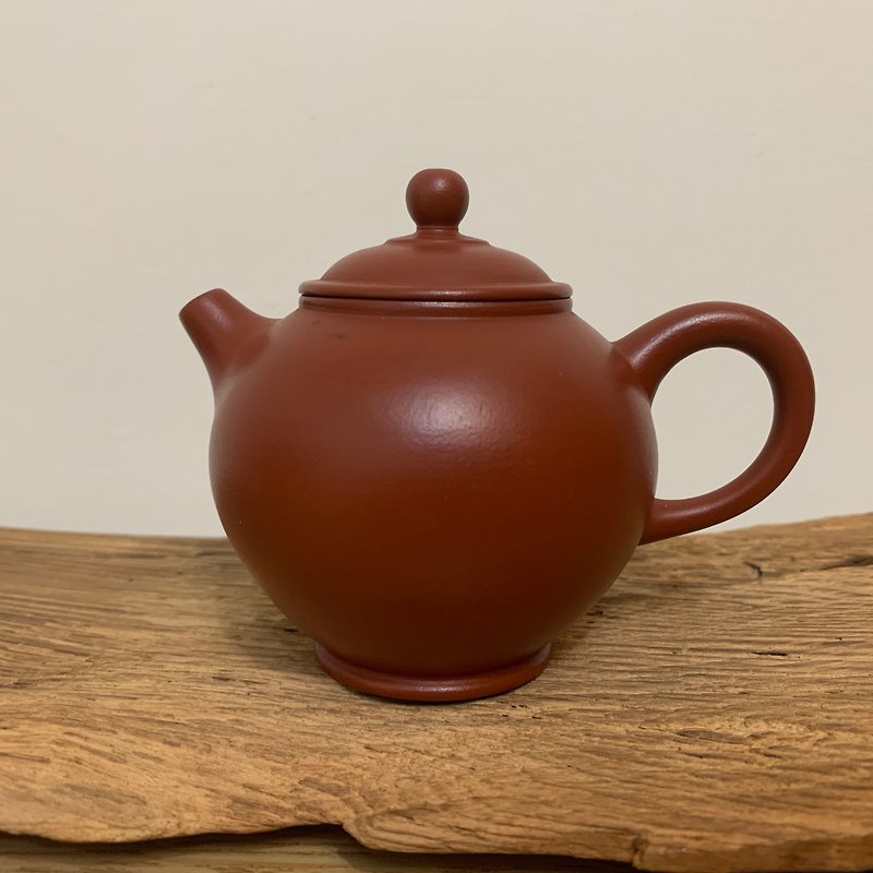 Taiwan【Zhu Ni】Hand drawn billet teapot 13 - Teapots & Teacups - Pottery Red