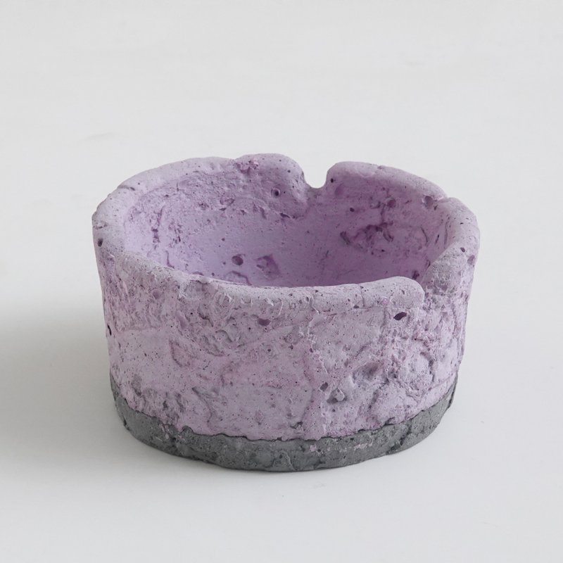 Cement ashtray - Items for Display - Cement 