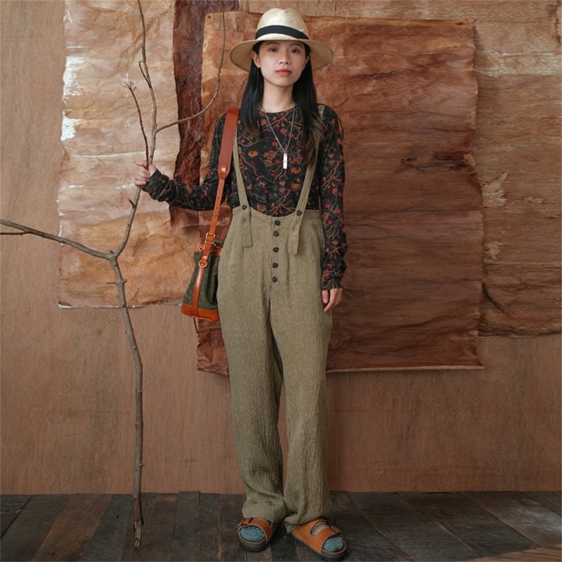 Autumn fragrance European retro jacquard bib pants pomegranate peel dyed plant dyed jumpsuit suspender pants - จัมพ์สูท - ผ้าฝ้าย/ผ้าลินิน สีเขียว