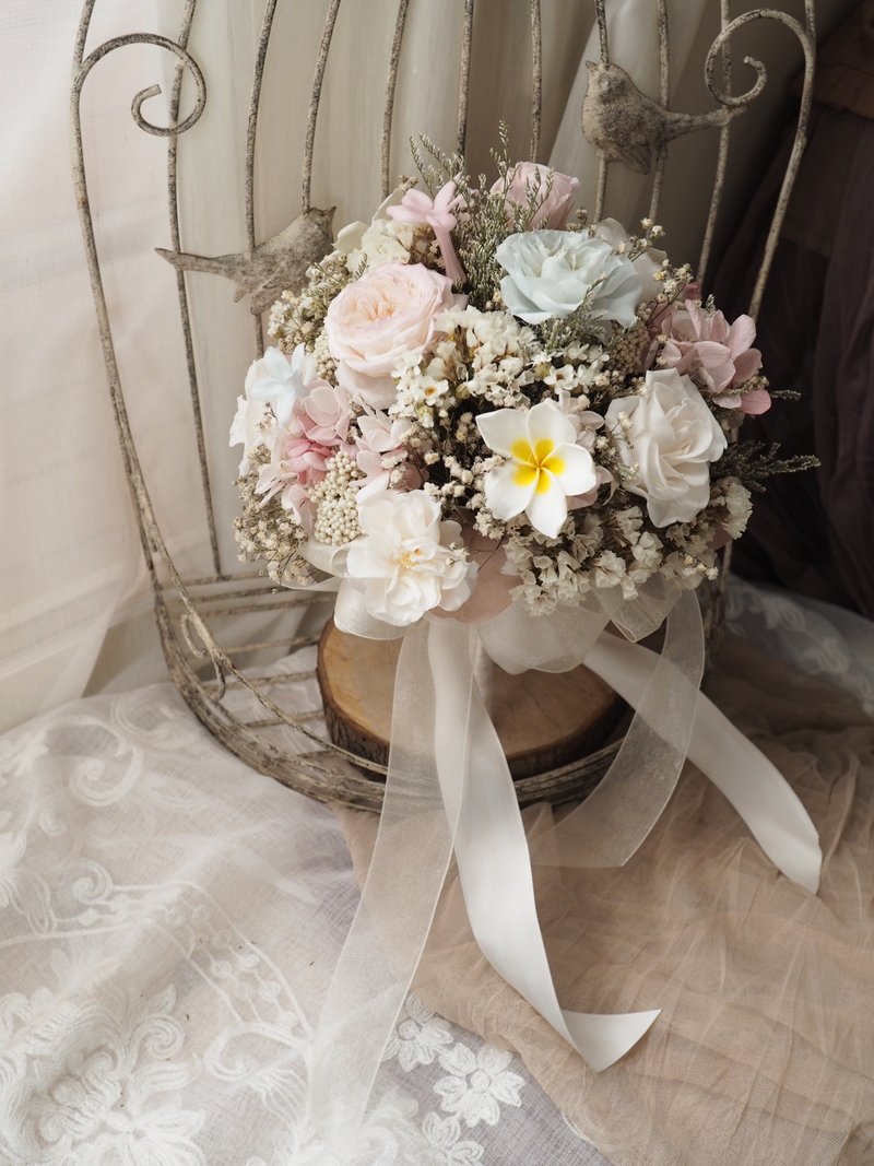 Bridal bouquet ~ eternal flower dried flower frangipani flower outside shot bouquet - Dried Flowers & Bouquets - Plants & Flowers 