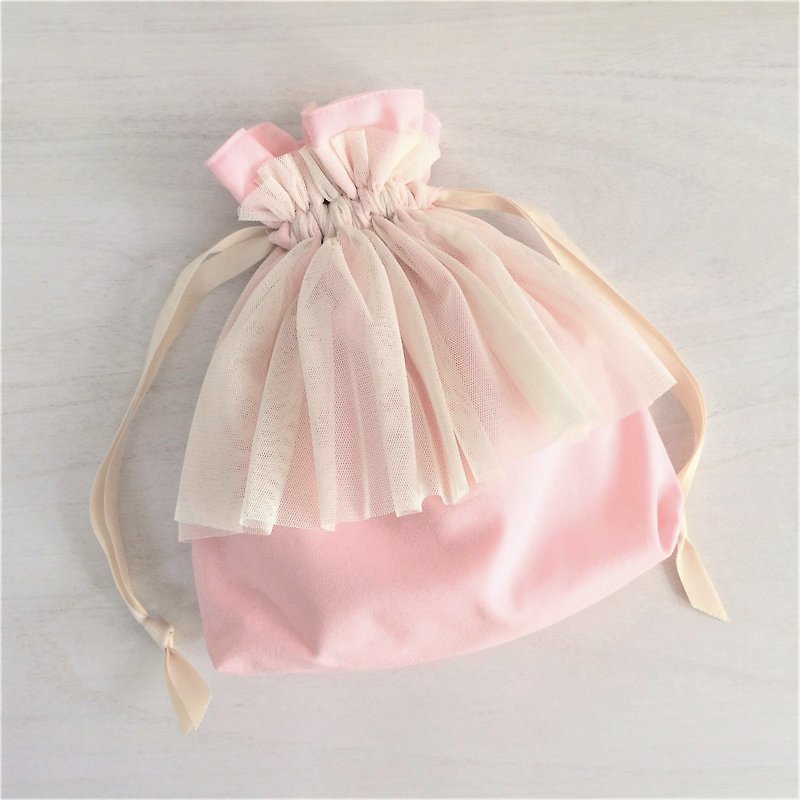 Soft tulle gather frill drawstring pink × off - กระเป๋าเครื่องสำอาง - ผ้าฝ้าย/ผ้าลินิน สึชมพู