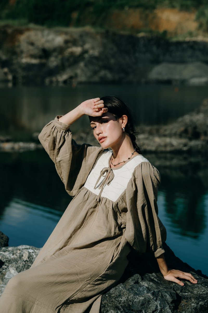 Palit Merlin dress - 洋裝/連身裙 - 棉．麻 卡其色