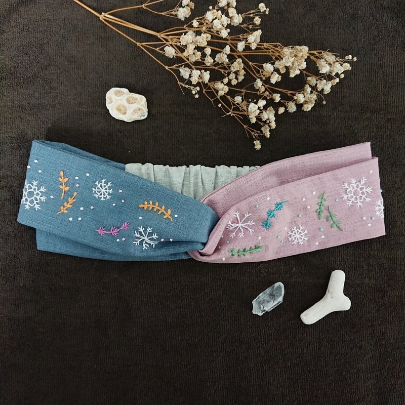 來自海的靈感系列-雪花珊瑚草雙拼雙色手工刺繡髮帶 - 髮箍/髮帶 - 繡線 多色