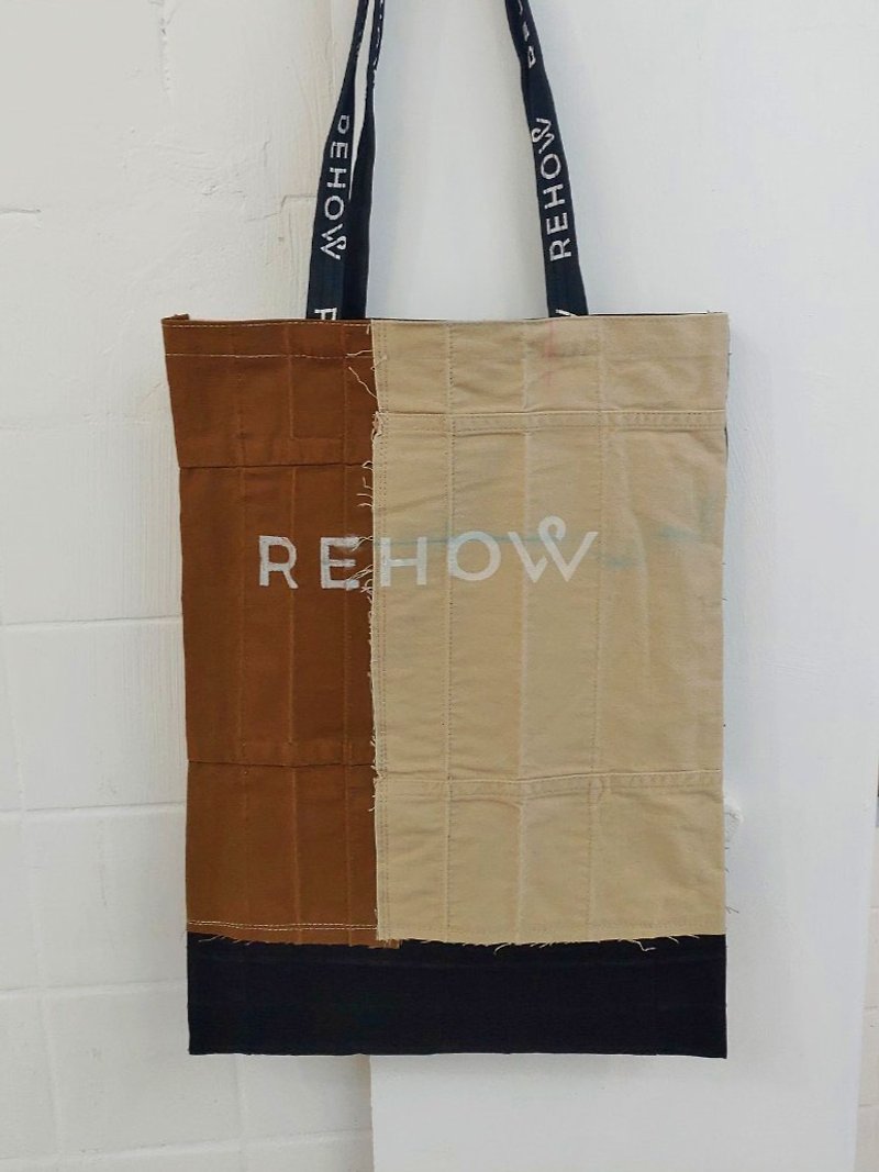 【Sustainable Transformation】REHOW Designer Handbag_Handmade Limited Product Horizontal Silk Printing - กระเป๋าถือ - ผ้าฝ้าย/ผ้าลินิน สีกากี