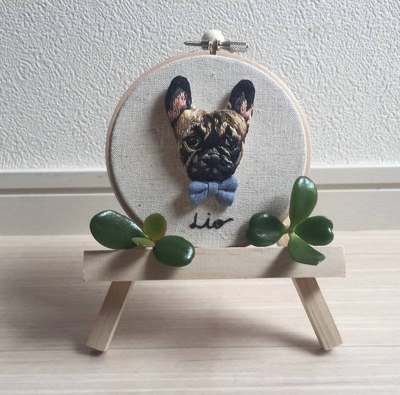 Customize Hand Embroidery Pet Portrait - Items for Display - Cotton & Hemp 