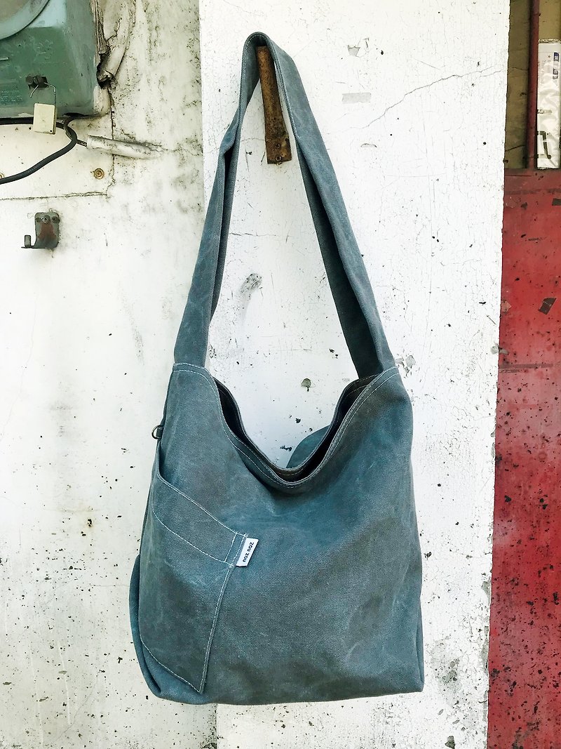 Diagonal pocket / canvas bag / side back / ramp / dual / stone wash gray green - กระเป๋าแมสเซนเจอร์ - ผ้าฝ้าย/ผ้าลินิน สีเทา