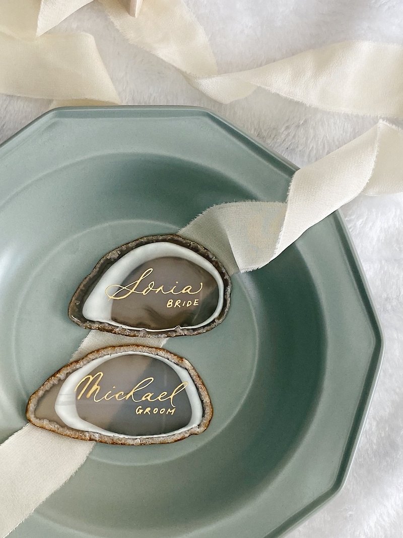 Customized Western English Calligraphy Agate Piece Valentine's Day Scattered Water Gift Wedding Decoration Photography Props - ของวางตกแต่ง - เครื่องเพชรพลอย สีเงิน
