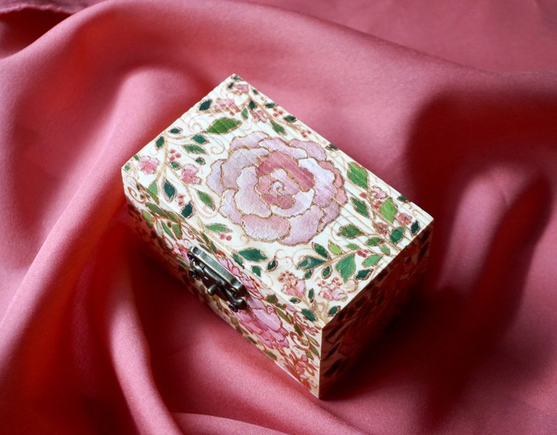 Hand-Painted Wooden Box, small, Rose Vines - Acrylic Painting on Wood - 居家收納/收納盒/儲物盒 - 木頭 咖啡色