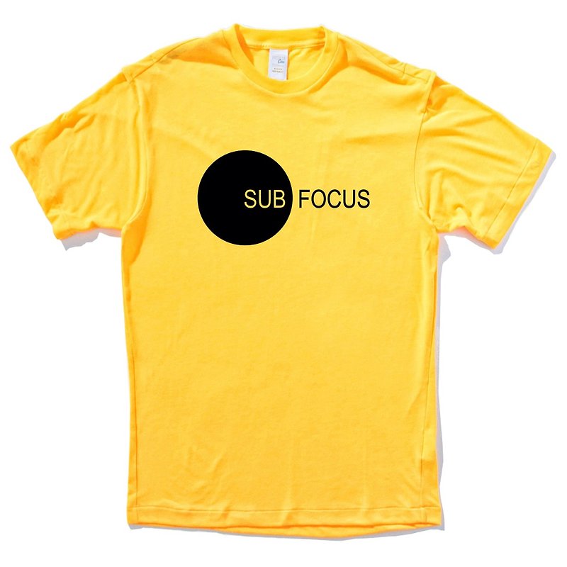 SUBFOCUSメンズとレディースの半袖Tシャツ黄色の幾何学的なテキストデザインのテキストギフト - Tシャツ メンズ - コットン・麻 イエロー