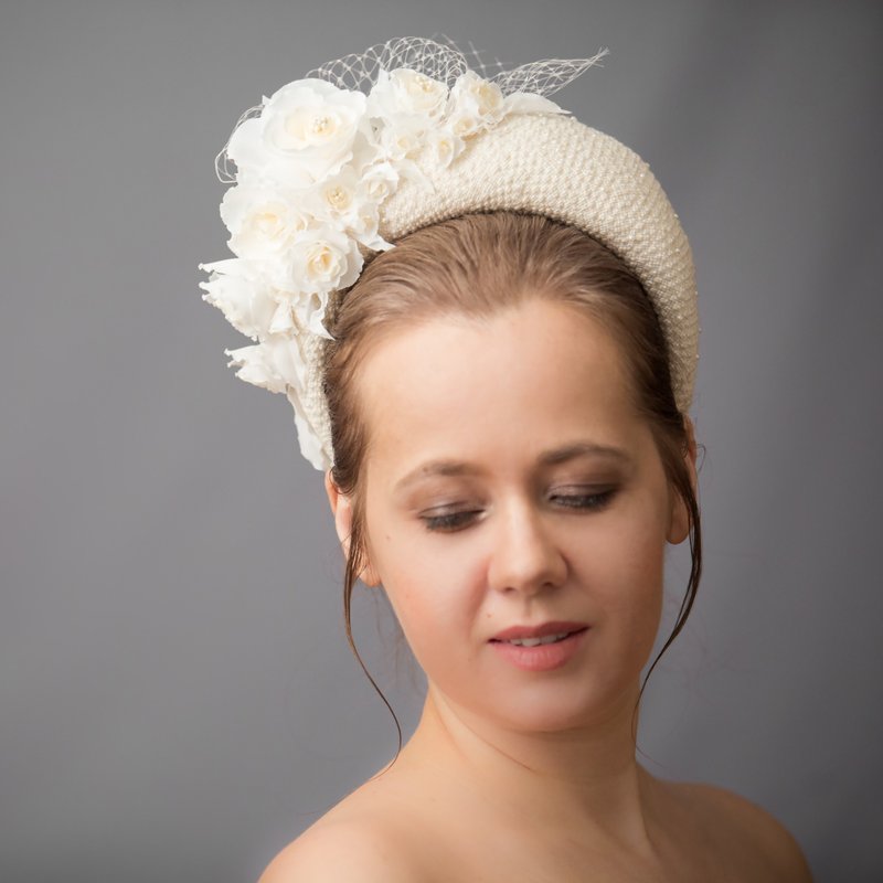 Champagne wedding fascinator hats for women. Kentucky Derby hat. Halo headband. - 髮箍/髮帶 - 其他材質 白色