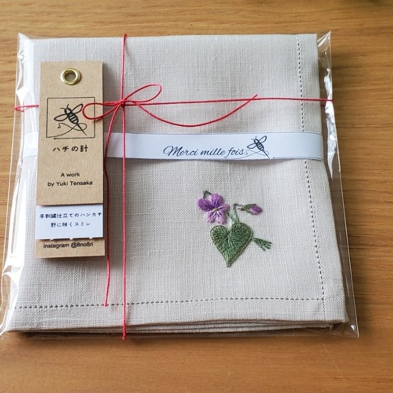 Pinkoi Proxy Purchase - Premium version: Violets blooming in the field | Hand-embroidered and hand-sewn soft Linen handkerchief - Other - Cotton & Hemp 