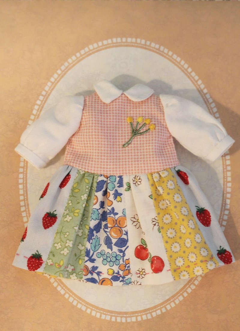 Holala、莉卡、小布尺寸手工日本布拼接娃洋裝(粉紅色黃果實款) - 洋裝/連身裙 - 棉．麻 粉紅色