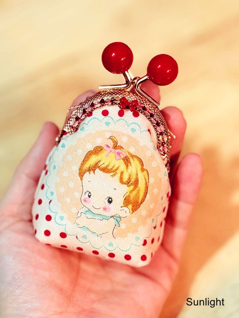 Nikko Alley Handmade Showa Style Cute Bunny Baby Palm-sized Kiss Lock Bag Coin Purse Accessories Bag - กระเป๋าใส่เหรียญ - ผ้าฝ้าย/ผ้าลินิน 