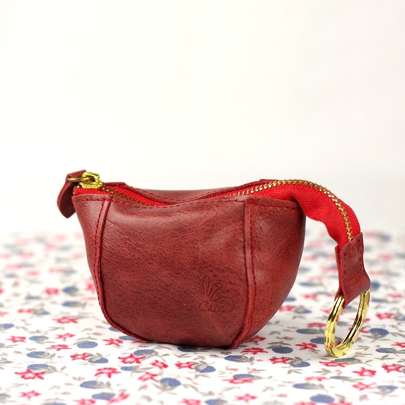 The coin purse/leather (unique limited edition red) looks good when you pick it up - กระเป๋าใส่เหรียญ - หนังแท้ สีแดง