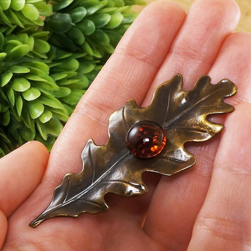 Brass Oak Leaf Forest Woodland Brown Orange Fire Red Glass Pin Brooch Jewelry - Brooches - Other Materials Brown