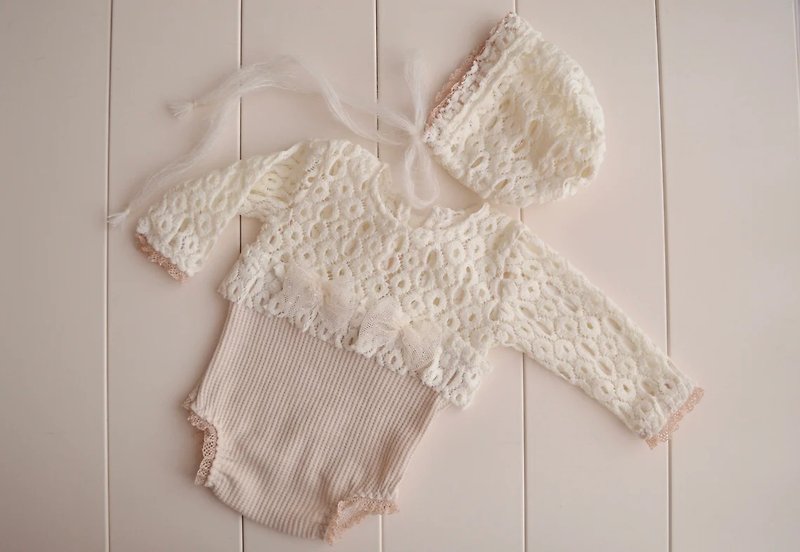 Newborn girl cream lace outfit : romper and bonnet photography prop - 其他 - 其他材質 白色