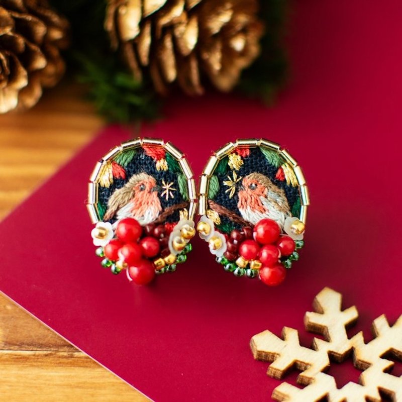 Christmas robin and holly embroidered earrings/ Clip-On embroidery accessories - Earrings & Clip-ons - Thread Red