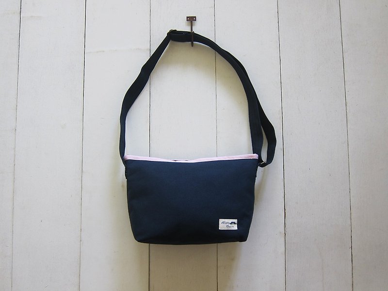 Shoulder Bag Series - Canvas S Navy Blue + Light Powder (Zip Opening) - กระเป๋าแมสเซนเจอร์ - วัสดุอื่นๆ หลากหลายสี