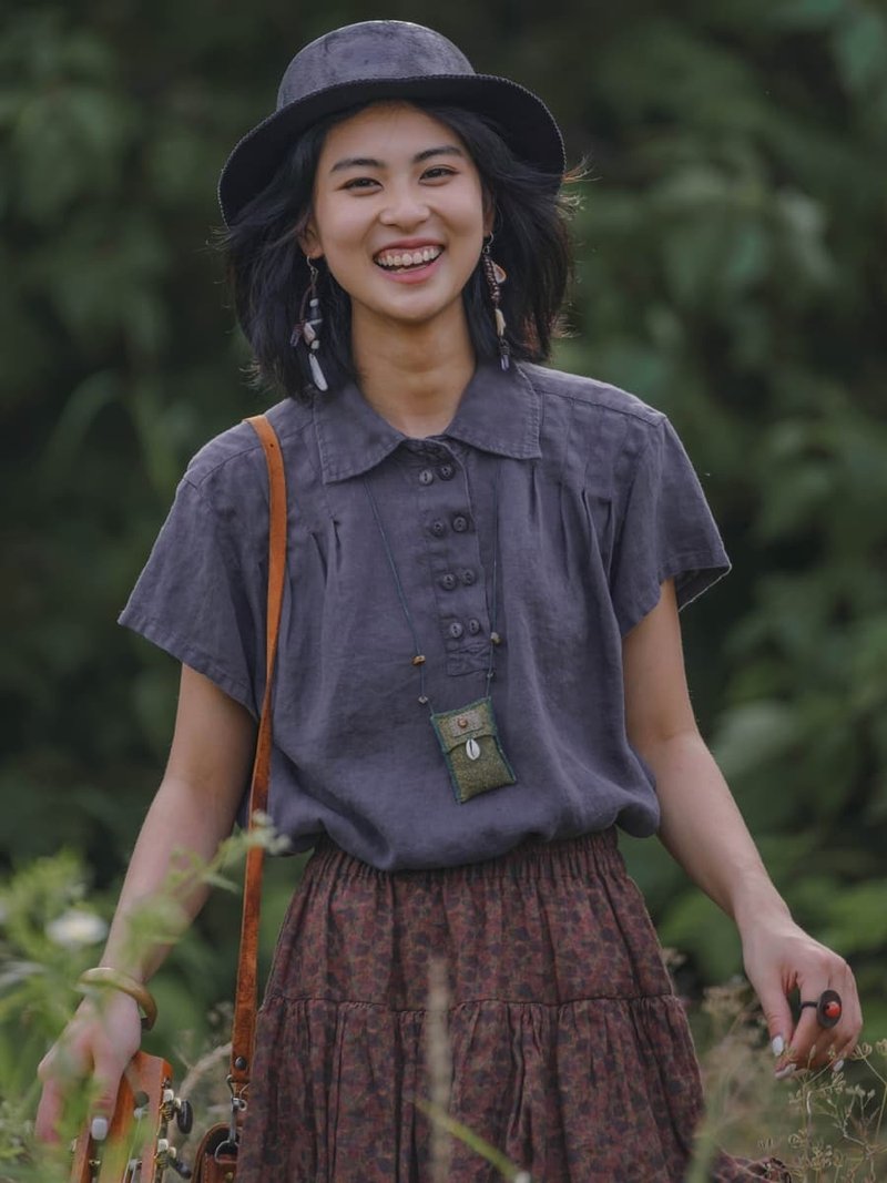 2顔色 煙綠/煙紫 全亞麻植物染小飛袖肩部對褶短袖襯衫 - 女襯衫 - 棉．麻 紫色