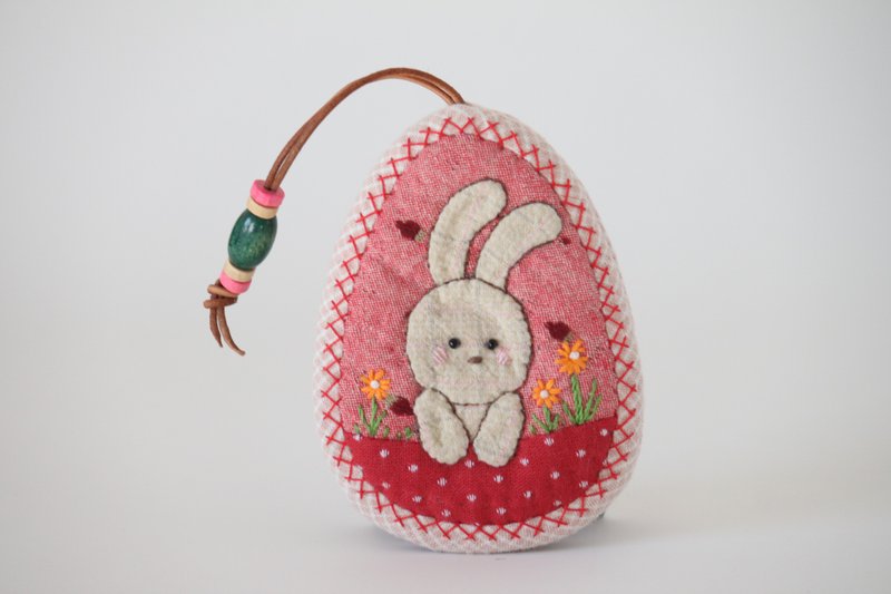 Quilted Key Holder, Fabric Auto key-pouch with Rabbit. - 鑰匙圈/鑰匙包 - 其他材質 多色