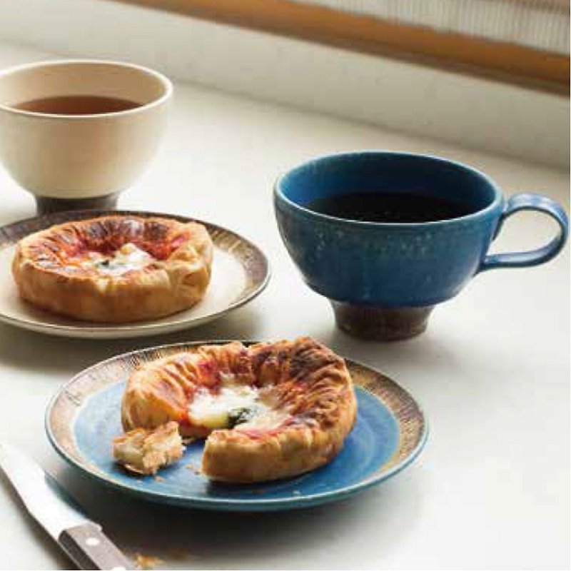 TOJIKI TONYA Mino Taojifeng Kaoru Coffee Cup Coffee Plate (Four Colors) - Mugs - Pottery Khaki