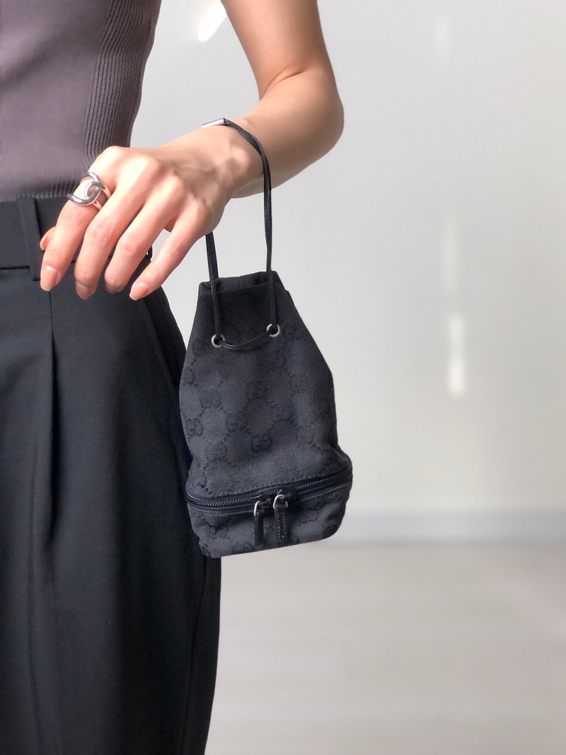 【 日本直送　名牌中古包 】GUCCI グッチ GG ハンドバッグ ブラック キャンバス ミニ巾着 vintage ヴィンテージ オールド yxamig - 手提包/手提袋 - 棉．麻 黑色