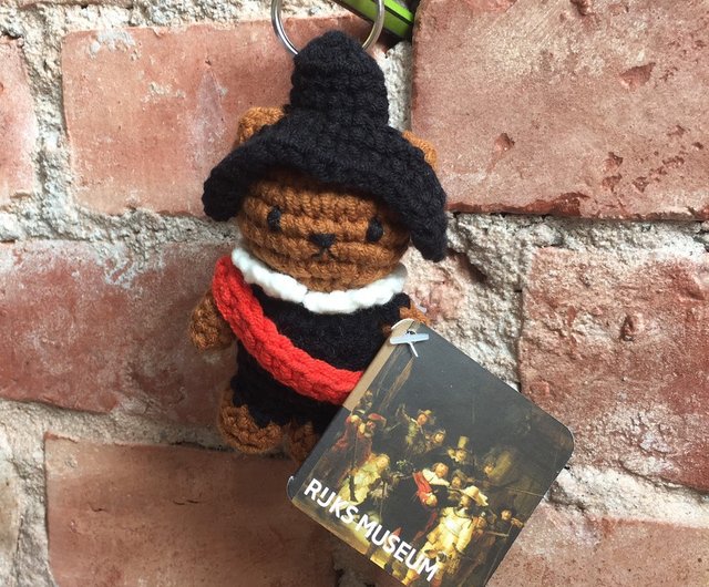 オランダ Just Dutch | ボリス 手編み 夜警ベア キーホルダー チャーム オランダ Just Dutch | ボリス 手編み 夜警ベア キーホルダー チャーム