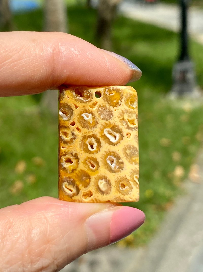 Gradient Coral Jade Cheese Geode Chinese Knot Pendant - สร้อยคอ - เปลือกหอย สีส้ม