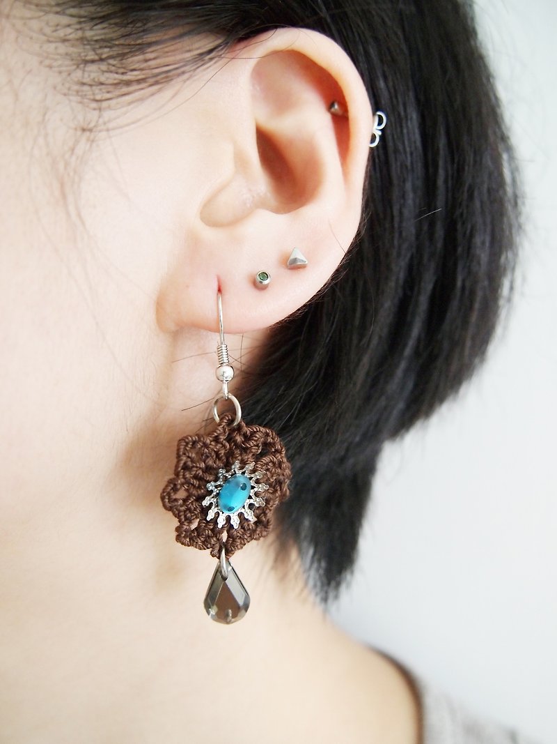 BE013_Vintage hand-woven Japanese dark brown wool with emerald color amphibole earrings - ต่างหู - งานปัก สีนำ้ตาล