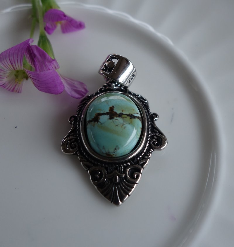 Natural Old Turquoise Pendant 3.1 Grams Turquoise Silver Necklace Old Beads Antique Collection - สร้อยติดคอ - หยก หลากหลายสี