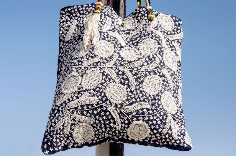 手縫純棉布側背包 刺繡斜背包 手工刺繡肩背包 手縫藍染包indigo - 側背包/斜背包 - 棉．麻 藍色
