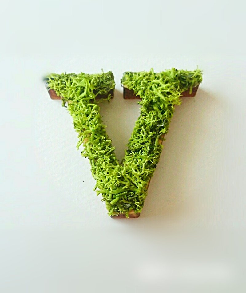 Wooden Alphabet Object (Moss) 5cm/Vx 1 piece - ของวางตกแต่ง - ไม้ สีเขียว