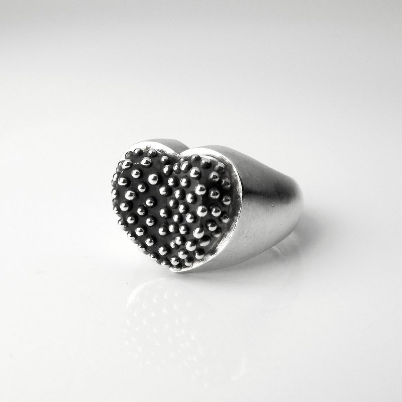 僅此一件 - 顆粒愛心造型輕龐克風925純銀手工戒指 - 戒指 - 純銀 銀色