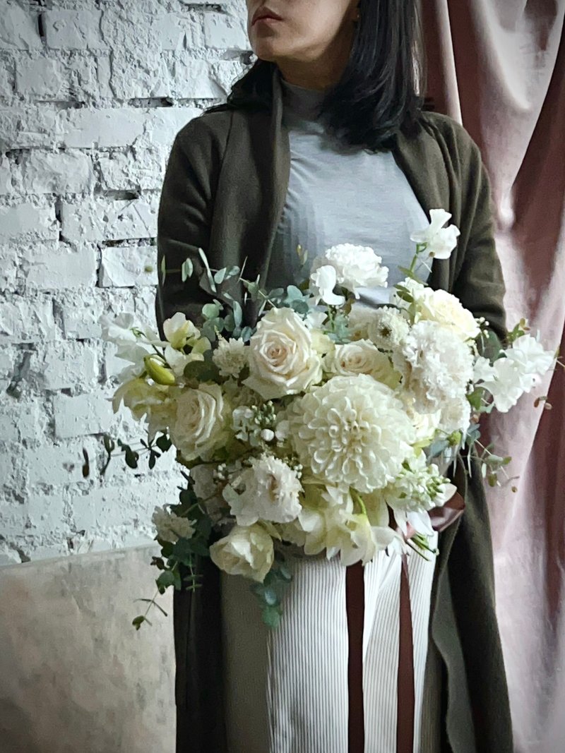 SCwedding新娘手綁花束 奶油暖白系自然風格 附質感飄逸長絲帶 - 乾燥花/永生花 - 植物．花 白色