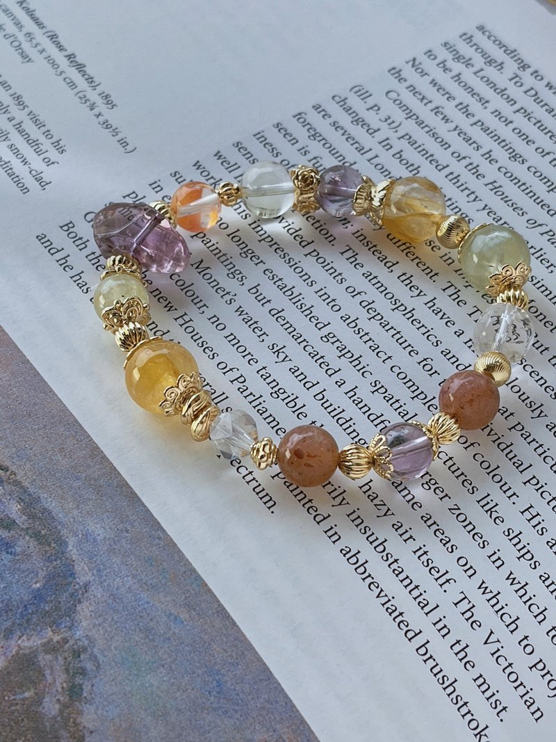 Rainbow Fruit Candy丨Amethyst + Gum Flower + Stone// Lucky and Rich // Natural Crystal Bracelet - สร้อยข้อมือ - คริสตัล หลากหลายสี