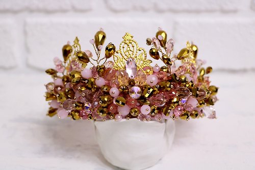 Designer beaded jewelry by Mariya Klishina Pink crown Beaded bridal tiara Rose gold royal diadem Wedding handmade crown