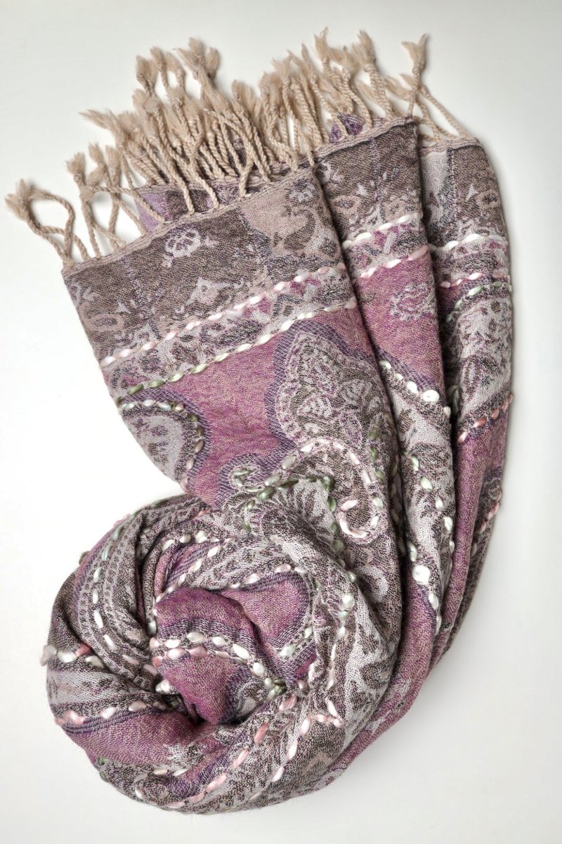 [Christmas Gift Box] Cashmere boiled wool embroidered scarf and shawl in pink and purple with gray paisley and white Embroidery thread - ผ้าพันคอถัก - ขนแกะ สีม่วง