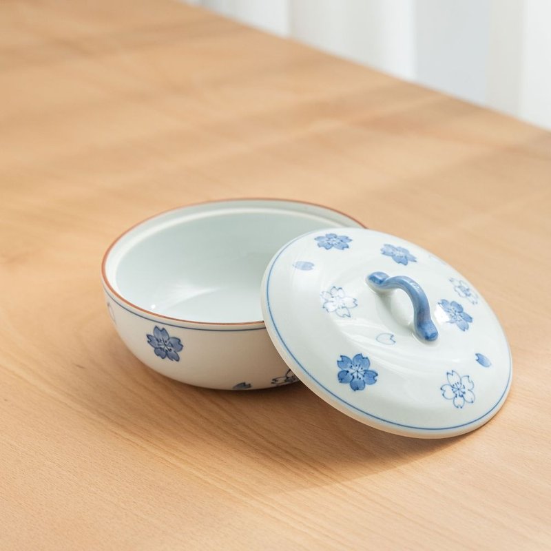 Sometsuke Warikusabana Lidded Bowl - Bowls - Porcelain 