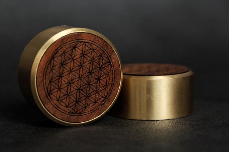 UNIC classic walnut inlaid Bronze paperweight / magnetic housing seat Flower of Life [Special Edition] - Items for Display - Copper & Brass Gold