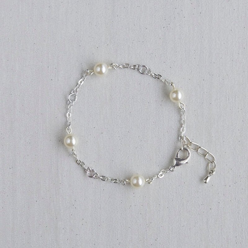 Handmade wooden charm. Accessories White Crystal Pearl Silver Bracelet - สร้อยข้อมือ - โลหะ ขาว