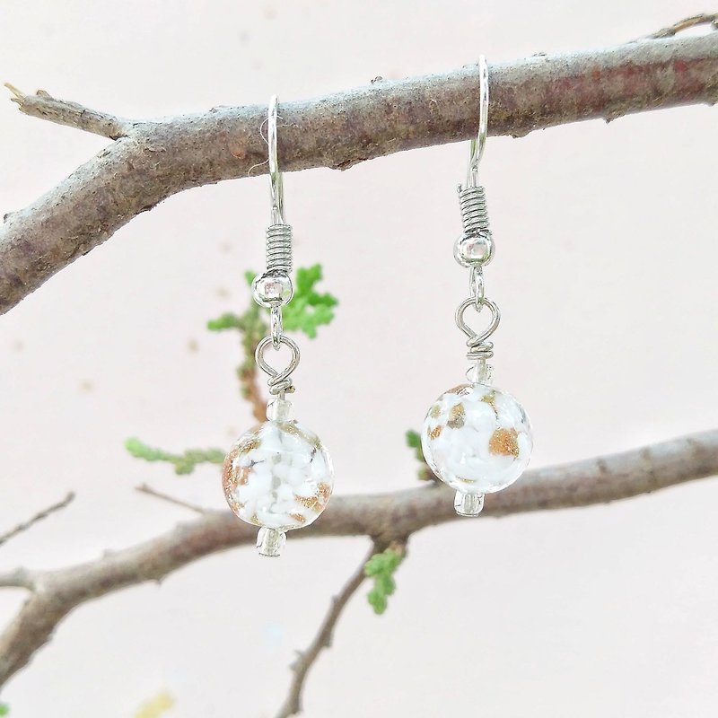 [Limited Venice Series] White Cloudy Italy Imported Venice Murano (Murano) Hand-made Gold Foil Glass Bead Earrings Can be changed to Clip-On - ต่างหู - แก้ว ขาว