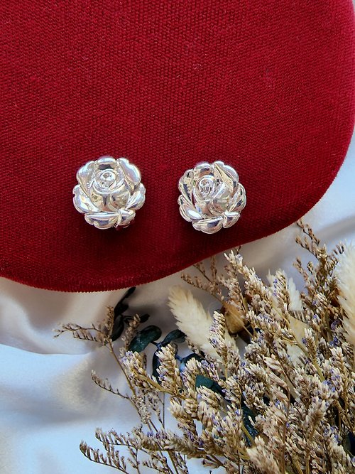 Hale黑爾典藏西洋古董 美國西洋古董飾品 /銀色調盛開玫瑰夾式耳環/復古珠寶首飾