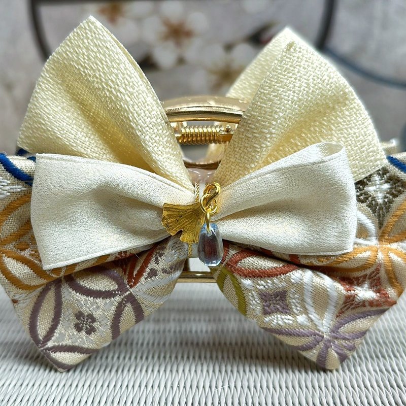 Nishijin woven gripper series-white peony root - Hair Accessories - Cotton & Hemp Gold