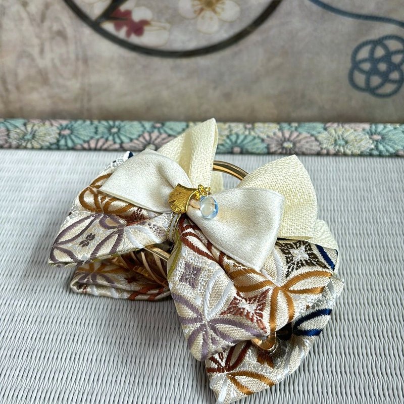 Nishijin woven gripper series-white peony root - เครื่องประดับผม - ผ้าฝ้าย/ผ้าลินิน สีทอง