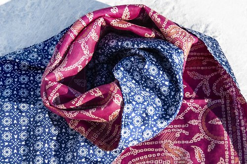 omhandmade 花朵藤蔓絲綢絲巾/滑面絲綢絲巾/法式浪漫絲綢圍巾/雙面圍巾-日本